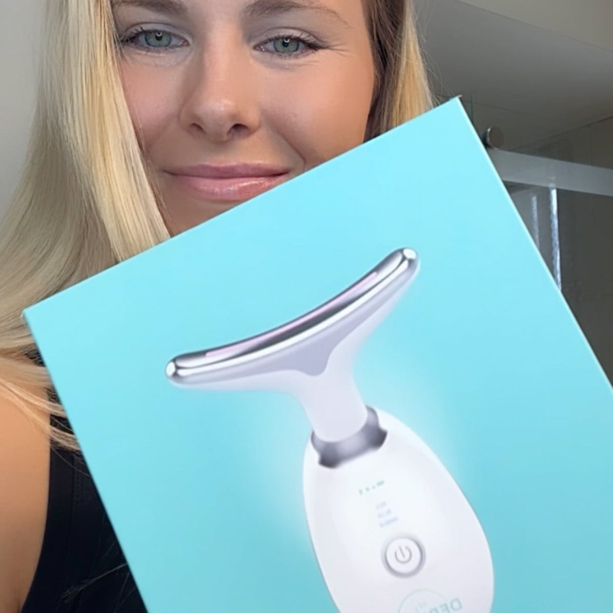 MyoGlow LED Skin Lifting & Niacinamide Serum
